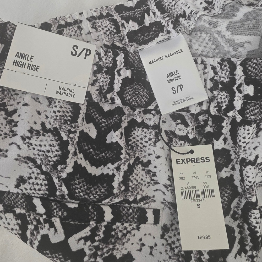 Express Womens Snakeskin Print High Rise Ankle Jogger Pants Black White S NWT - Picture 4 of 7